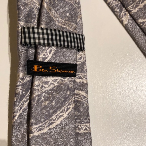 Ben Sherman paisley tie. Gift grey and white - Picture 3 of 6